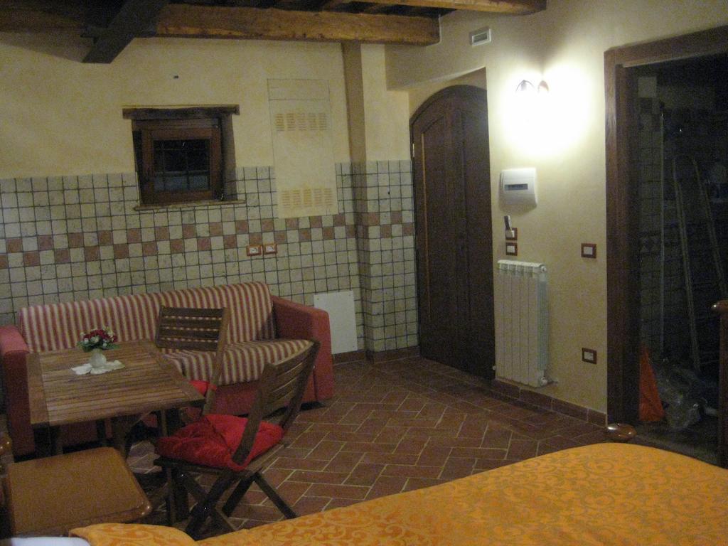 La Casa Di Ercole Hotel Беваня Екстериор снимка