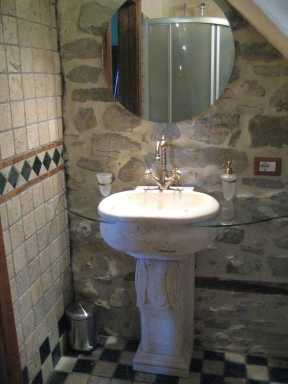 La Casa Di Ercole Hotel Беваня Стая снимка